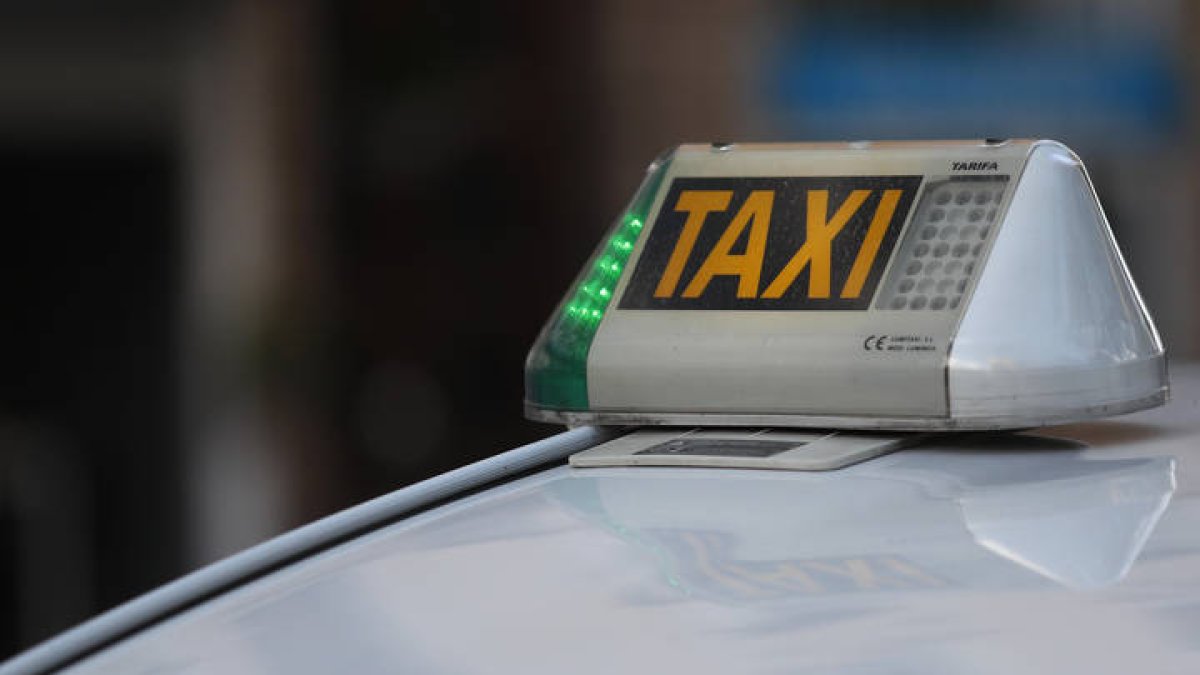 La Asociación Taxi Amarillo se queja del Ayuntamiento. FERNANDO OTERO