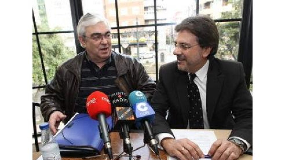 Julio Rodríguez y Miguel Ángel Delgado, ayer en Ponferrada.
