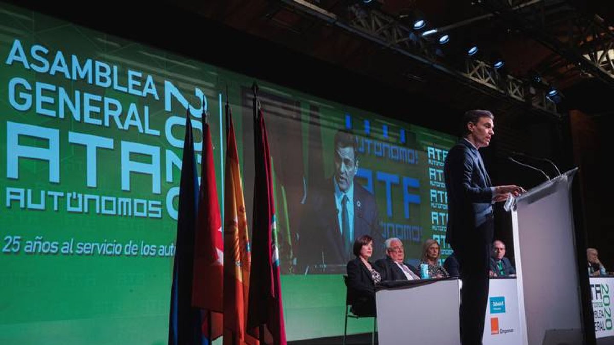 El presidente del Gobierno, Pedro Sánchez, en una conferencia de ATA el 9 de marzo de 2020. EMILIO NARANJO