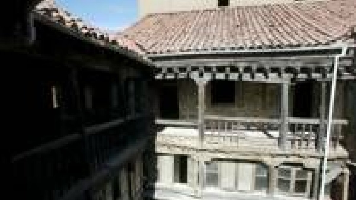 Palacio de los condes de Luna en León, alquilado por un euro al año