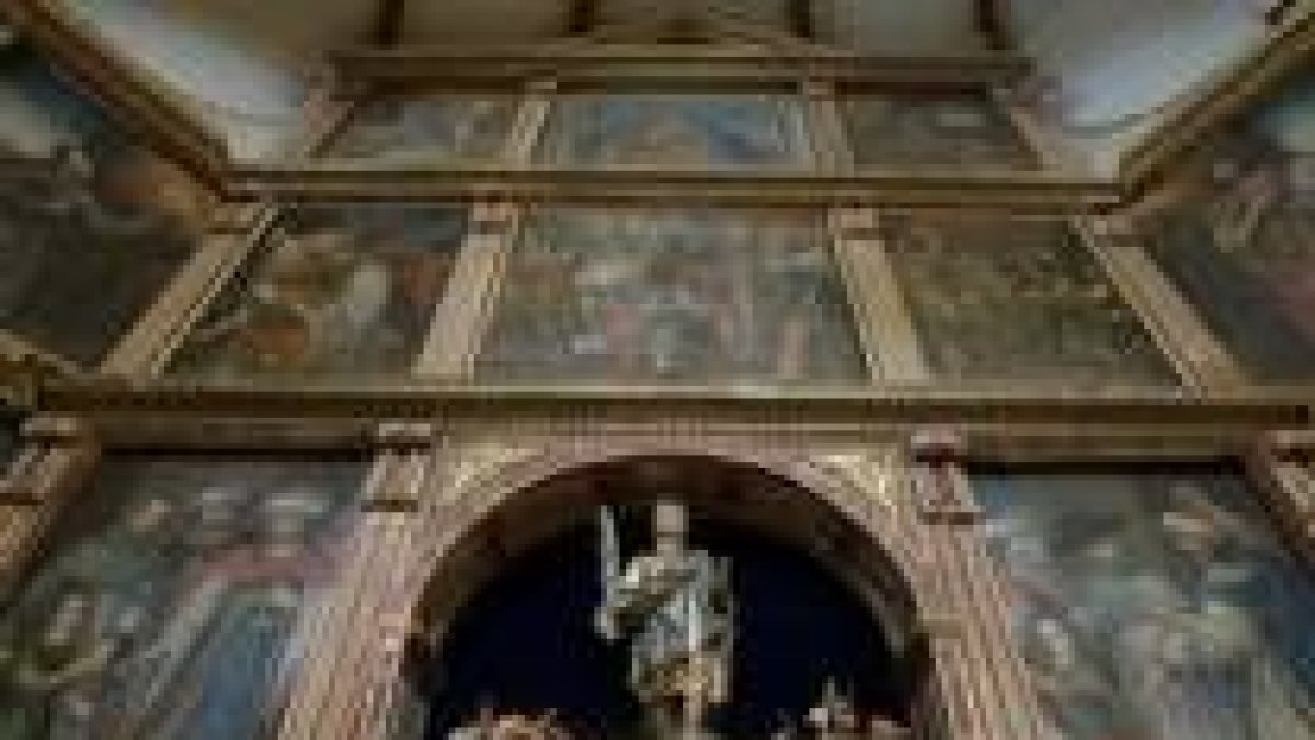 El retablo cuenta la vida y martirio de San Pelayo y está pendiente de su completa restauración