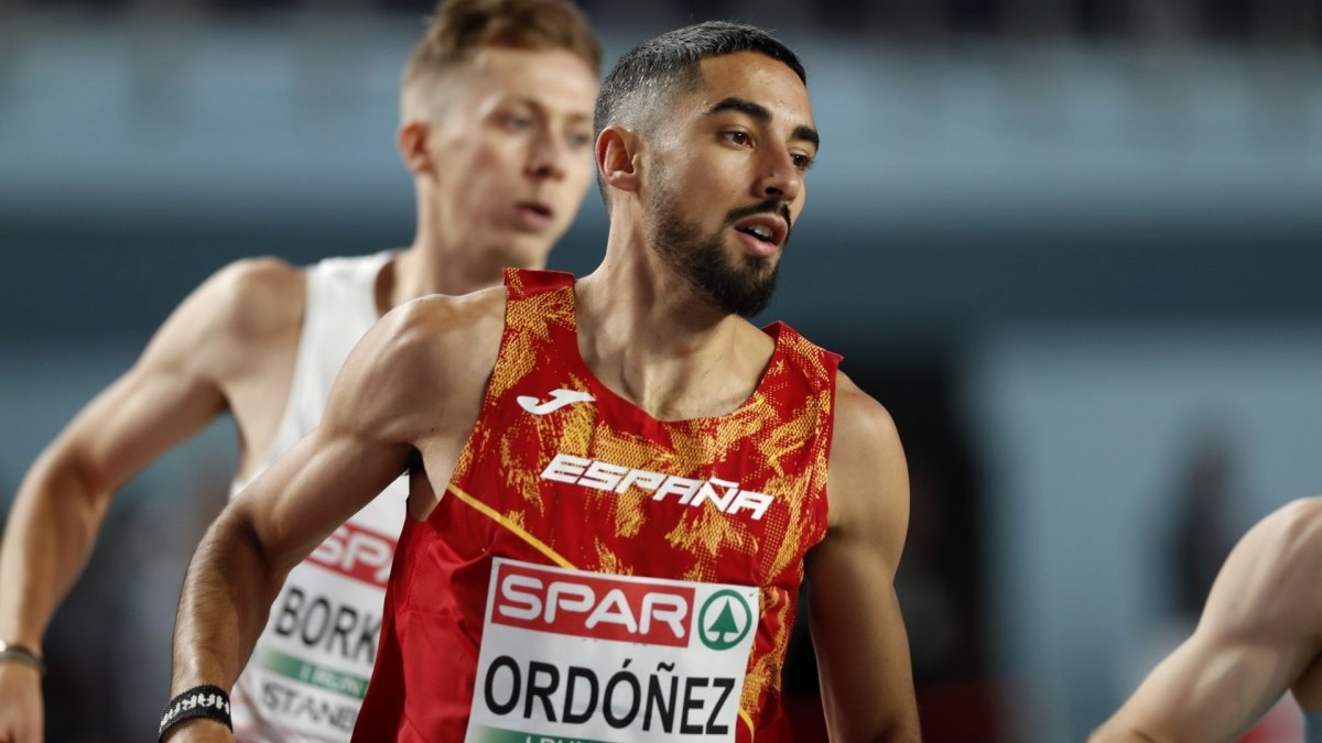Saúl Ordóñez en un momento de su serie de 800 metros en el Mundial de Estambul. RFEA/MIGUÉLEZ