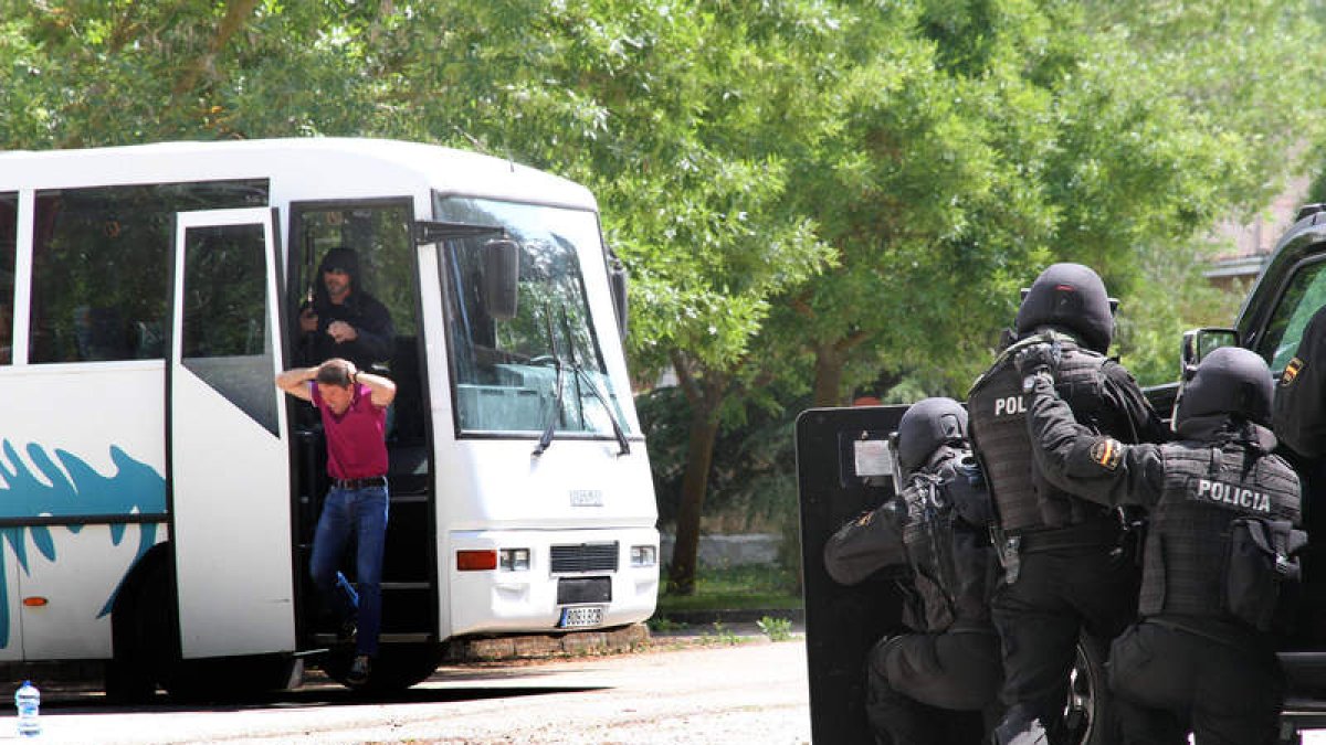 Simulacro de secuestro organizado ayer por los Geo en Carrión de los Condes.