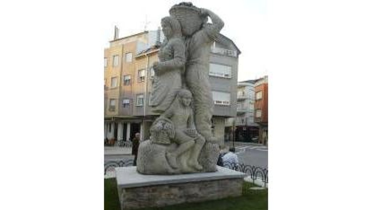 Imagen de la estatua del vendimiador de Cacabelos