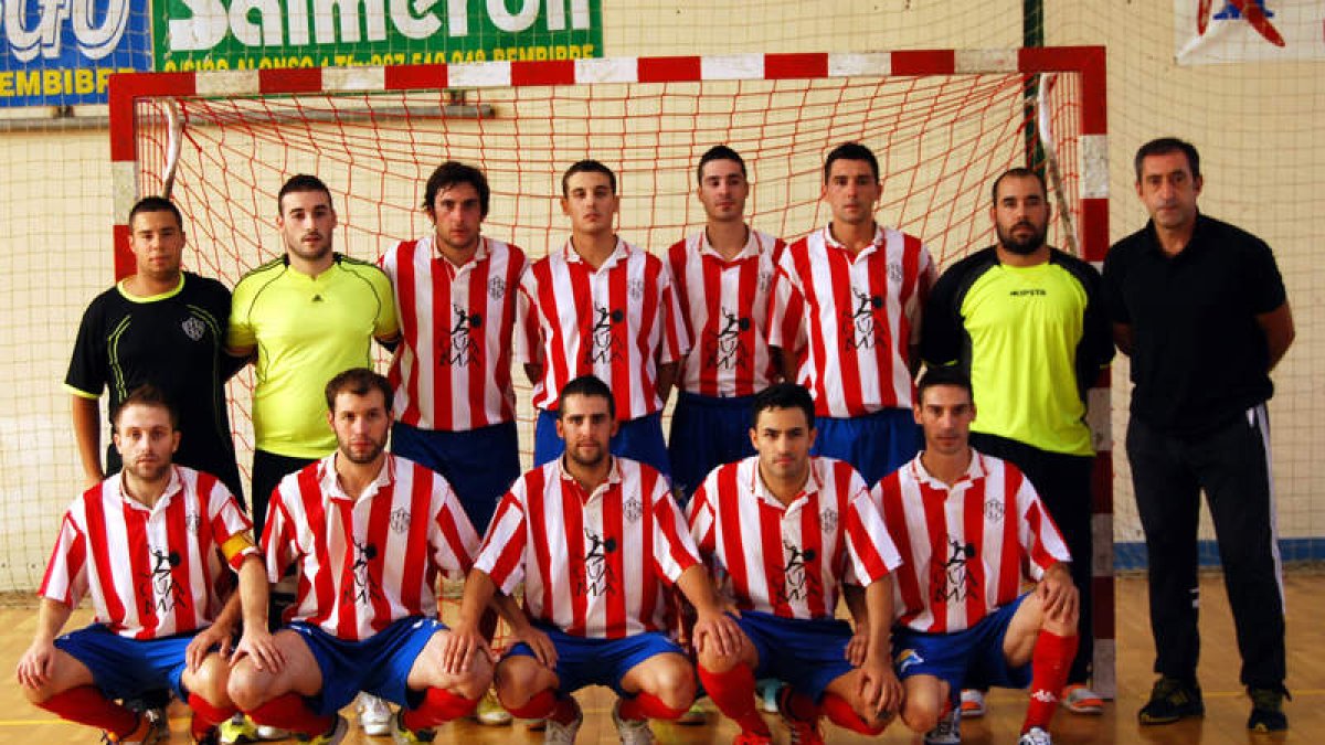 El Atlético Bembibre es el único equipo leonés que sigue invicto en el grupo 9 de la Tercera División.