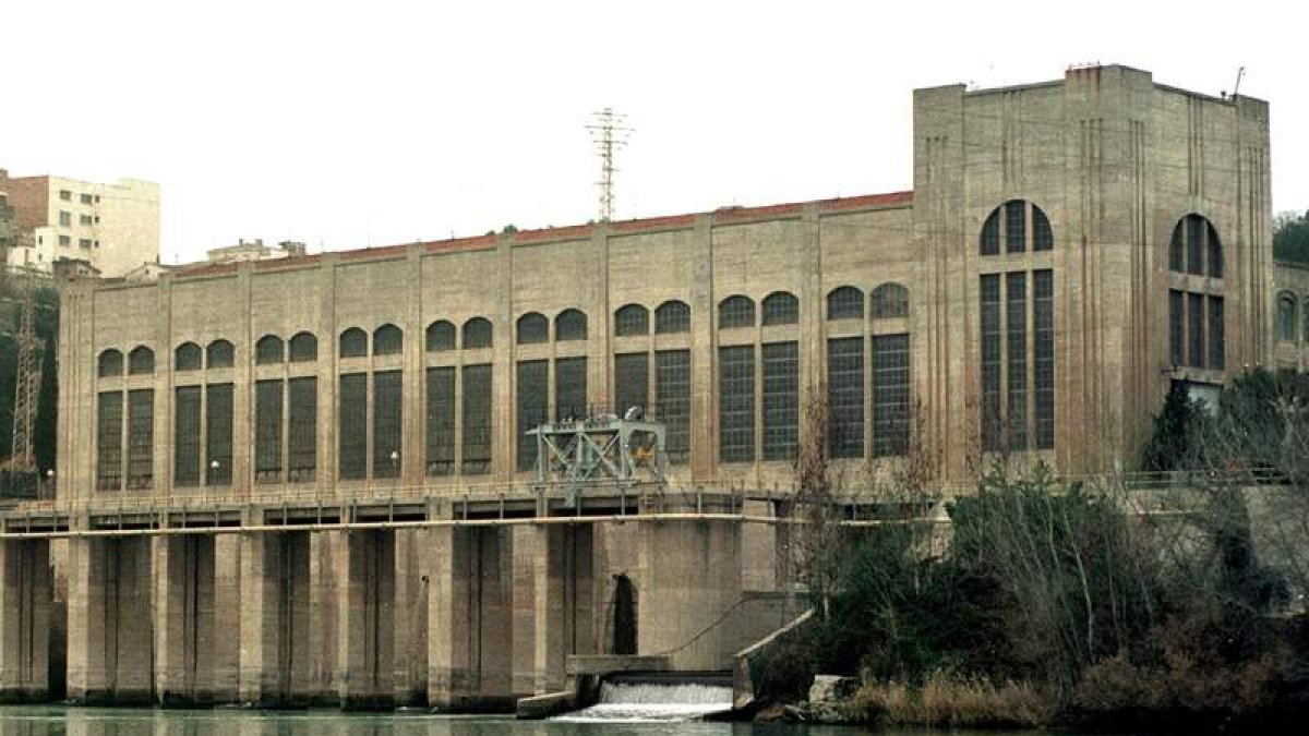 La central hidroeléctrica de Endesa en la localidad tarraconense de Flix.