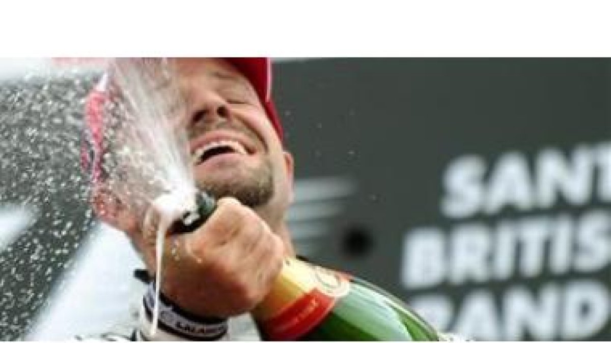 Barrichello celebra su puesto, tras la carrera de hoy