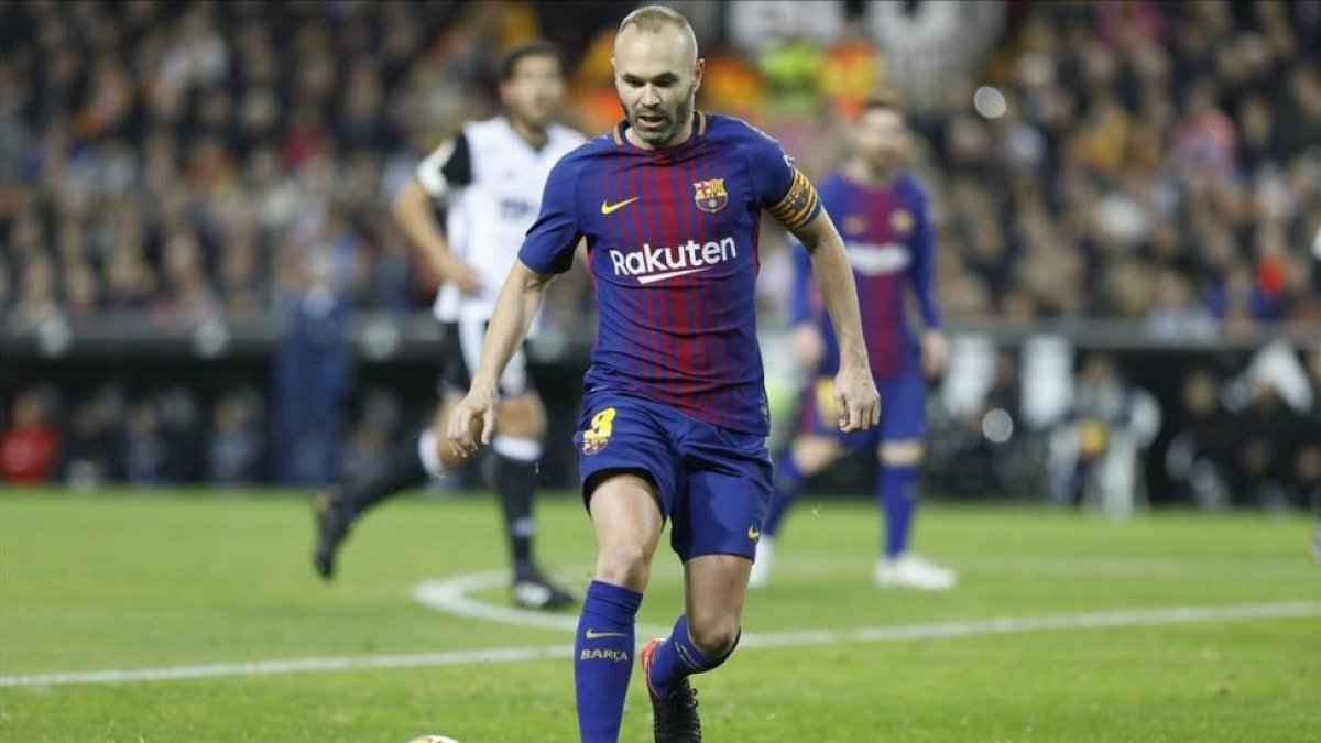 Andrés Iniesta en el partido de liga ante el Valencia del 26 de noviembre.