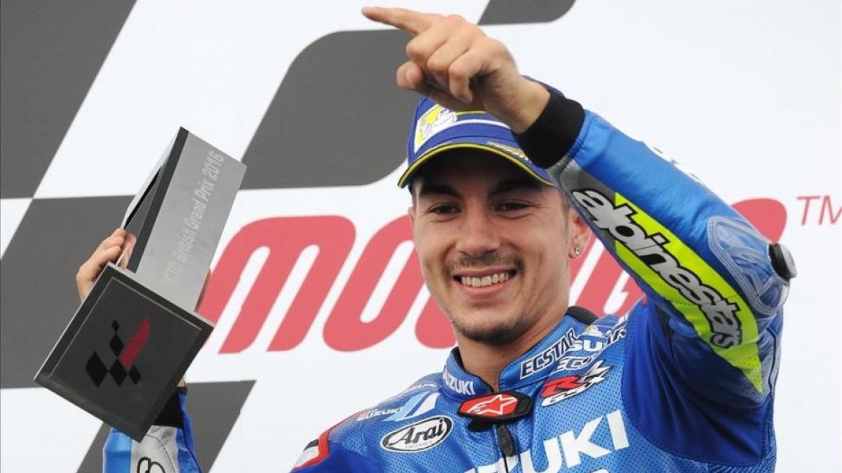 Viñales celebra la victoria en Silverstone.