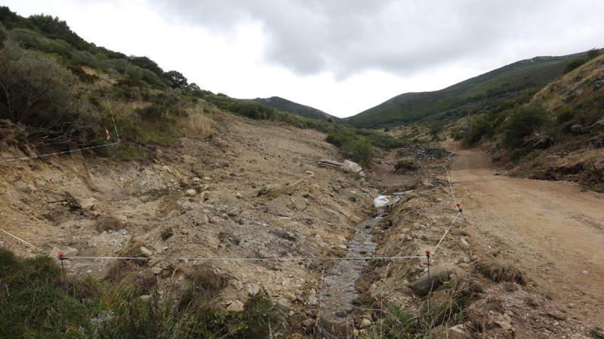 Los arroyos de los municipios de La Pola y Villamanín se han quedado sin agua por el trasvase a Asturias.