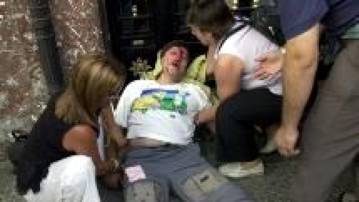 En la imagen, uno de los heridos de la protesta a favor de Batasuna del pasado sábado en Bilbao