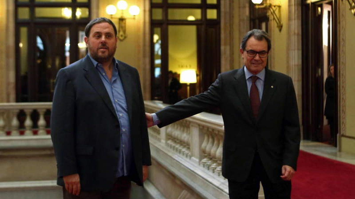El líder de ERC, Orial Junqueras, junto a Artur Mas.