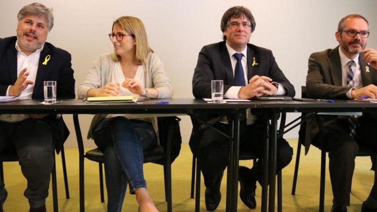 Albert Batet, Elsa Artadi, Carles Puigdemont y Josep Costa, este miércoles en Berlín.