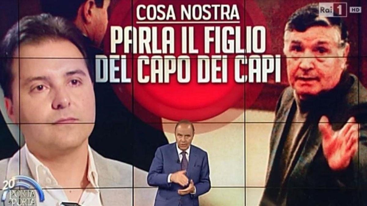 Imagen del programa de la RAI 'Porta a porta', programa que dirige y presenta Bruno Vespa, uno de los profesionales estrella de la tele estatal italiana.