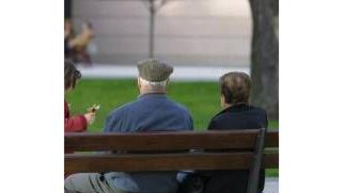 El número de pensionistas crece a cada año que pasa, alcanzando ya casi un tercio de la población