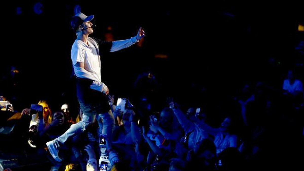 Tras su polémico paso por España, Justin Bieber abandona el escenario en pleno concierto en Oslo.