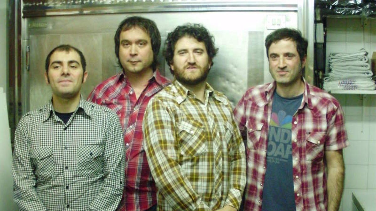 Los integrantes de Peralta, una de las bandas que tocan hoy.