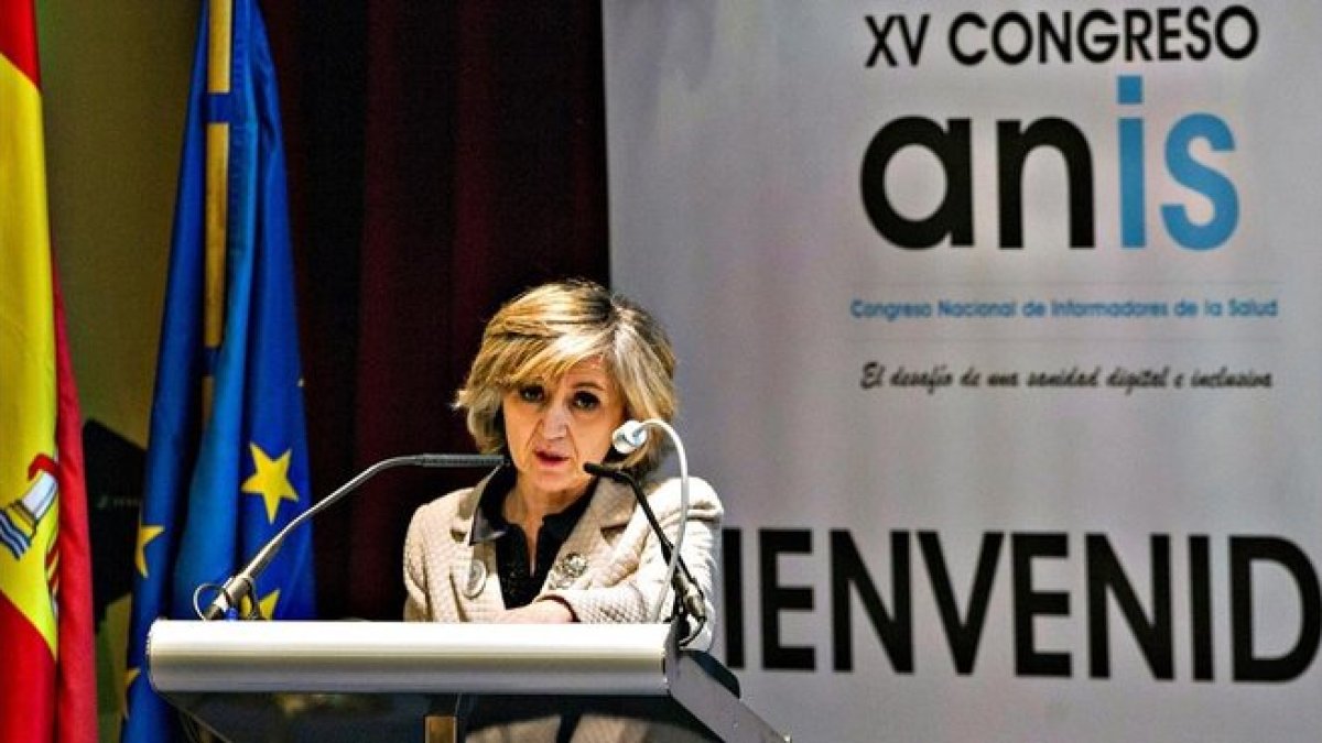 La ministra de Sanidad, María Luisa Carcedo, en el congreso de informadores de Salud.
