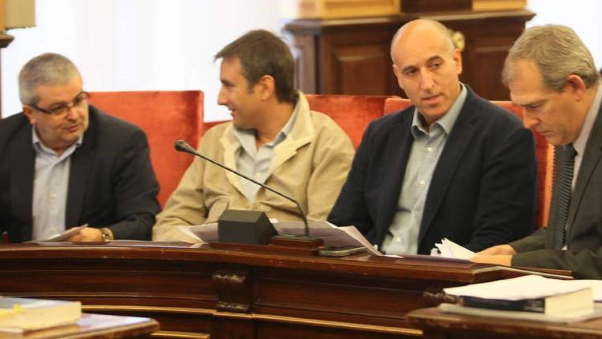 Pérez Lamo, Gutiérrez, Díez y Canuria, durante el Pleno celebrado ayer.