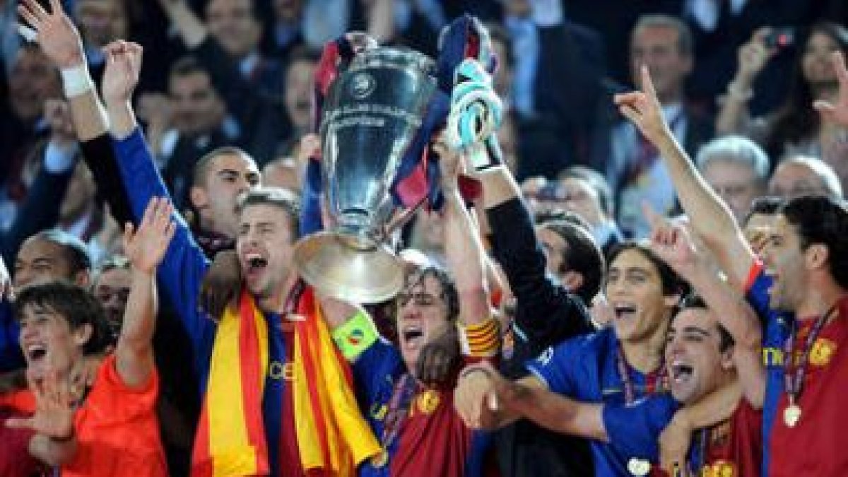 Los jugadores del Barcelona, exultantes al termino de la final de la Liga de Campeones de fútbol en