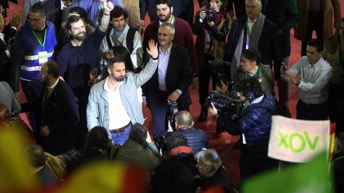 Santiago Abascal, a su llegada este sábado al acto electoral de VOX en Leganés, Madrid.