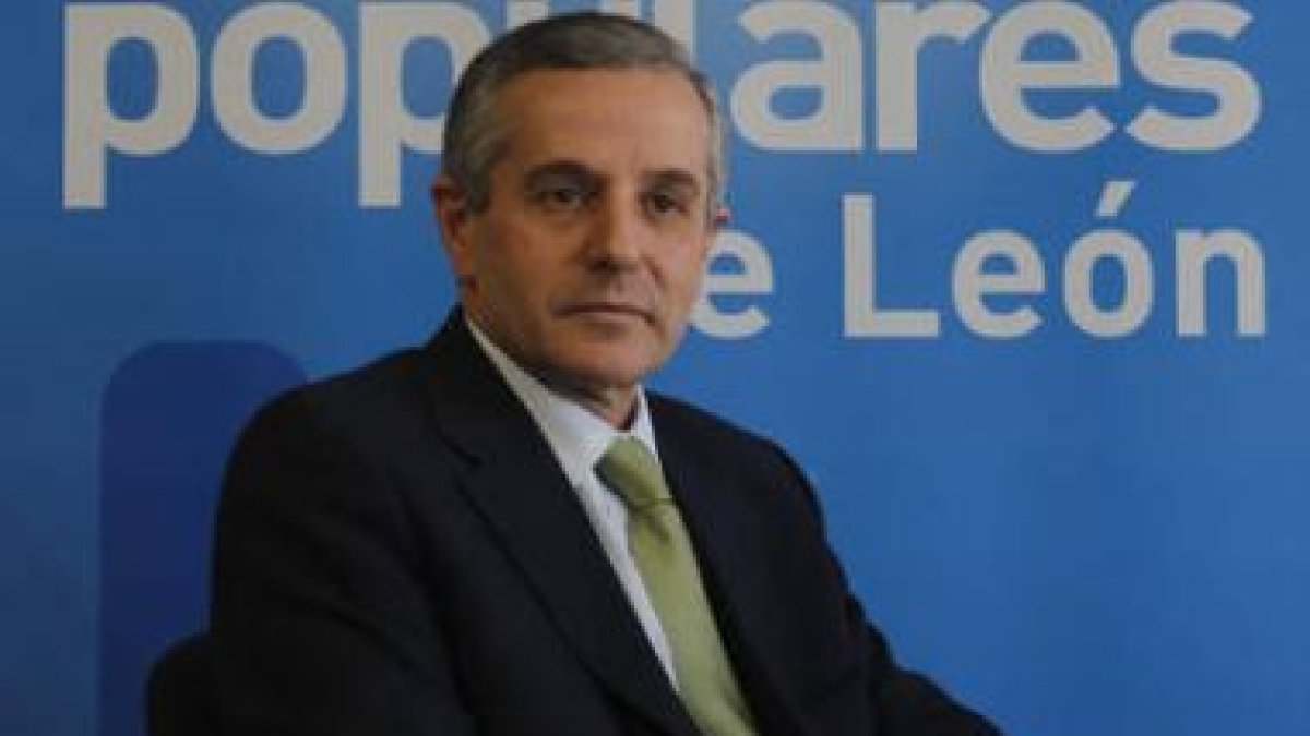 Emilio Gutiérrez, ayer en la sede del PP de León.