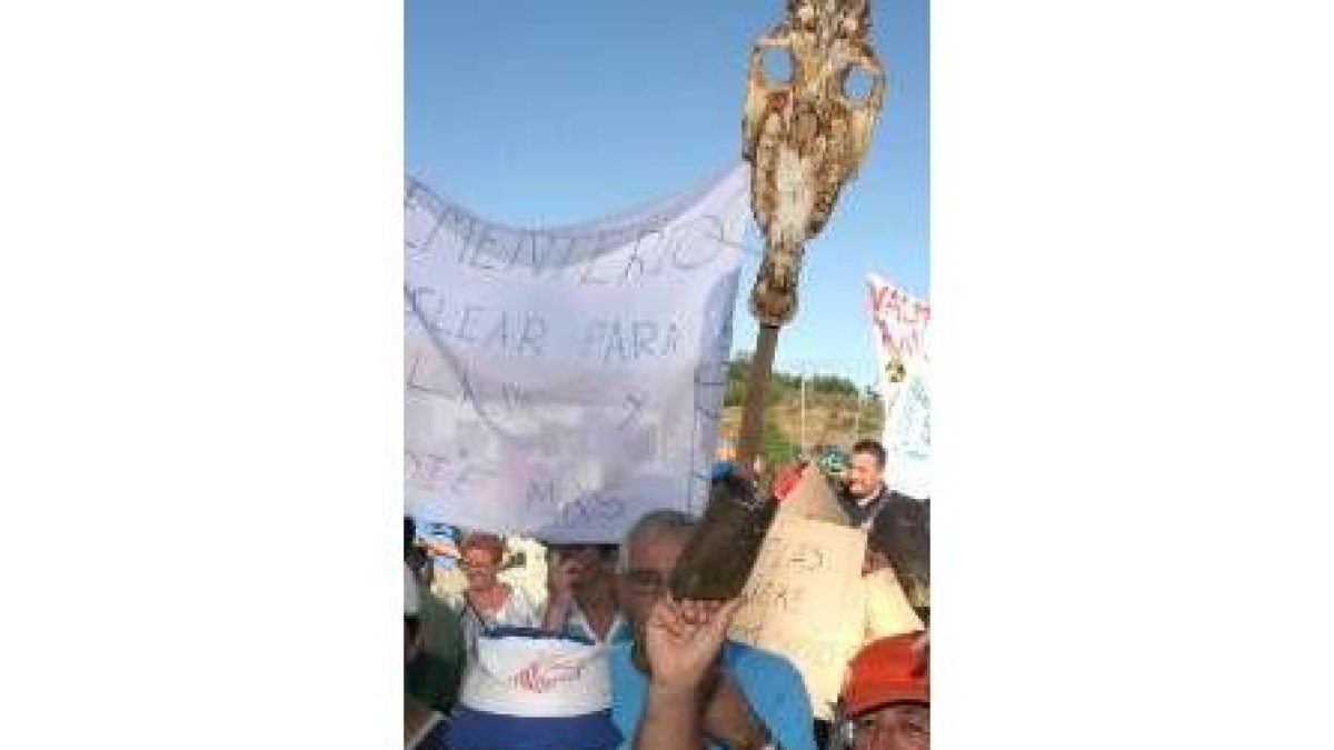 Un momento de la manifestación de ayer en Peque