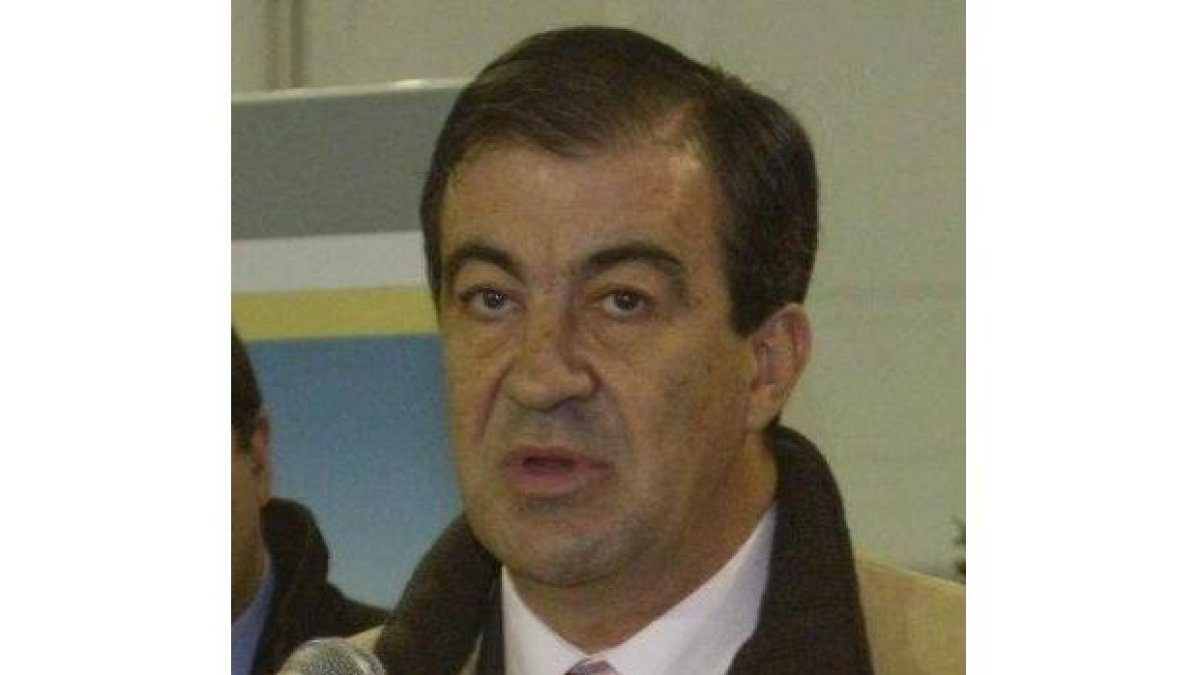 El PP intenta fichar a Álvarez Cascos en Asturias