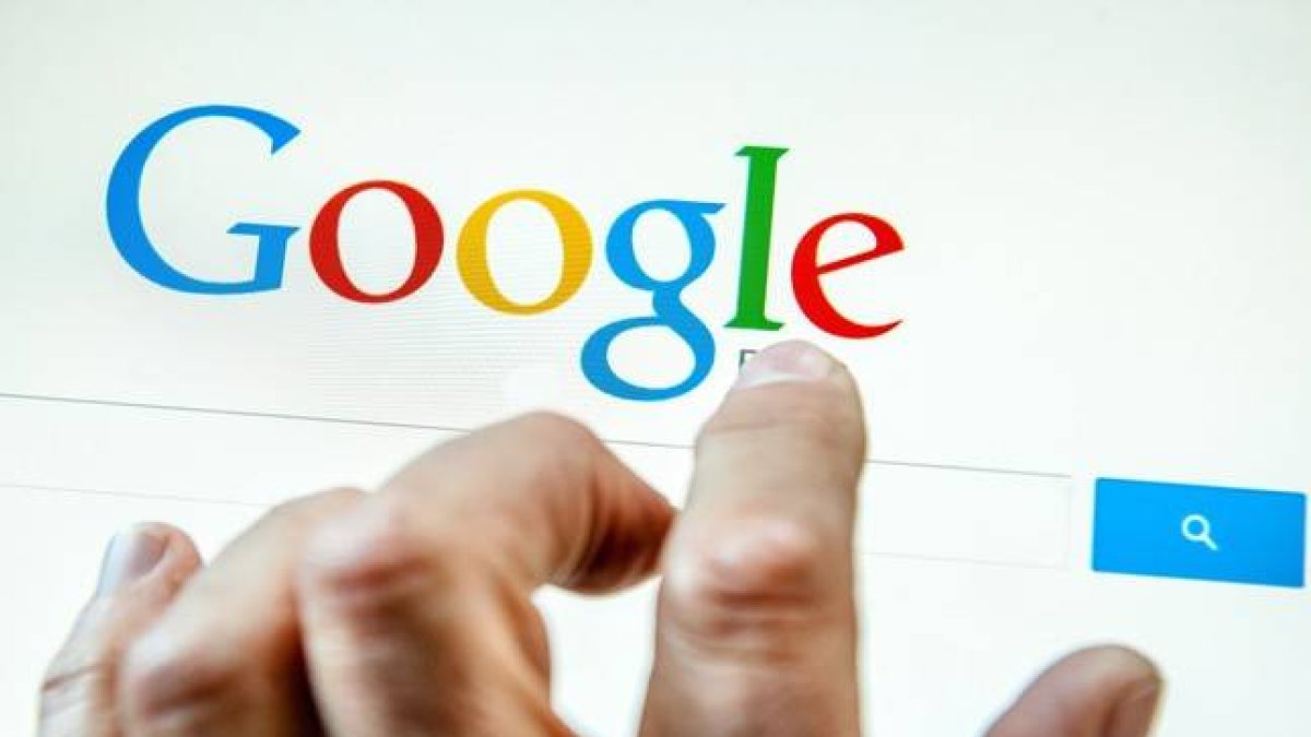 Un usuario de Google inicia una búsqueda en internet.