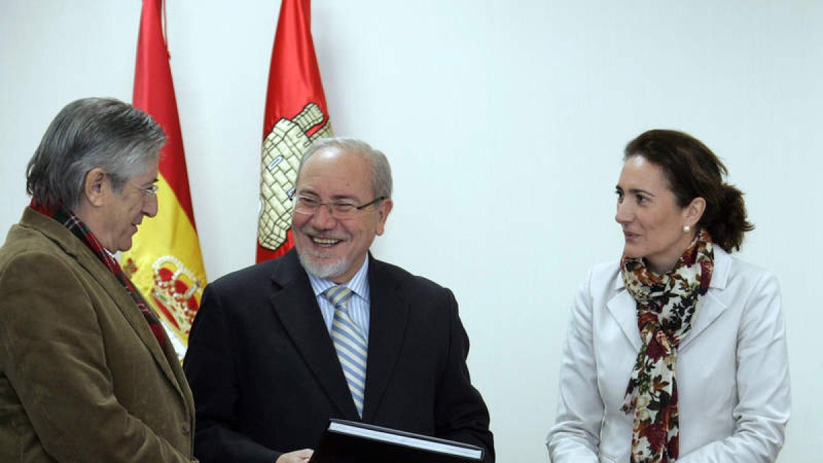 Herreros, Valín y Cirac, tras la reunión de la Fundación Villalar.