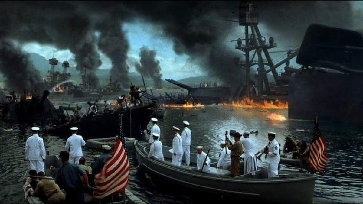 Fotograma de la película ‘Pearl Harbor’, donde se hallaba el ‘Uss Nevada’ durante el ataque japonés. ARCHIVO
