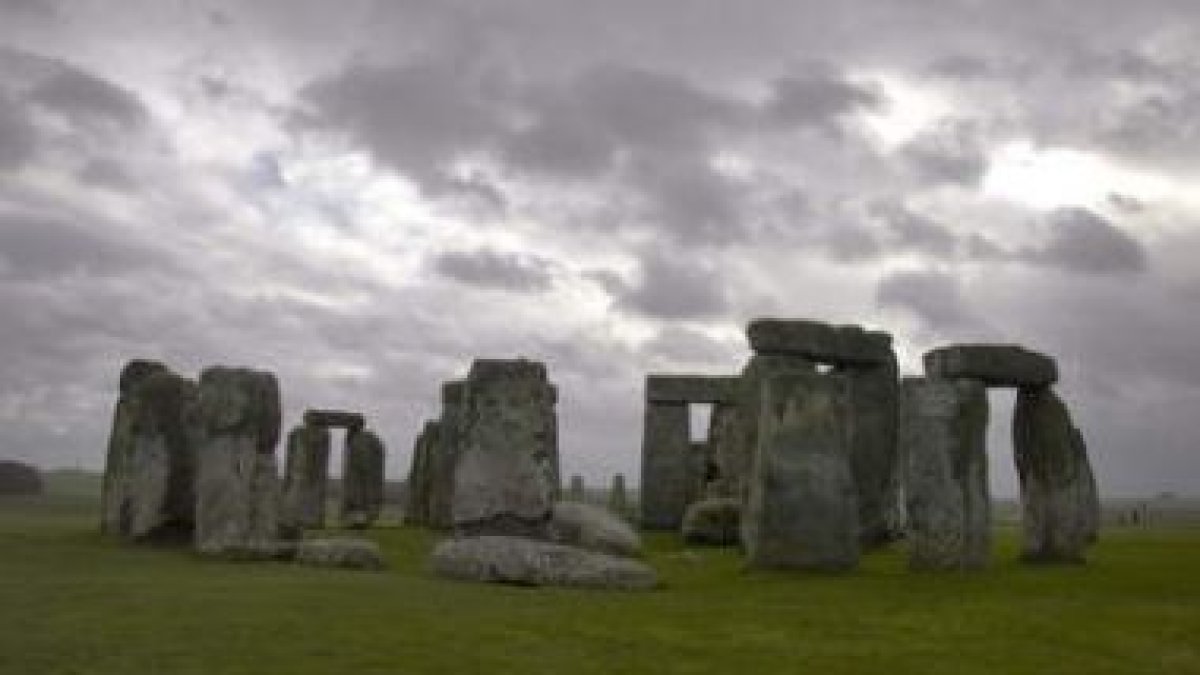 Panorámica del monumento megalítico de Stonehenge, en Wiltshire (Inglaterra).