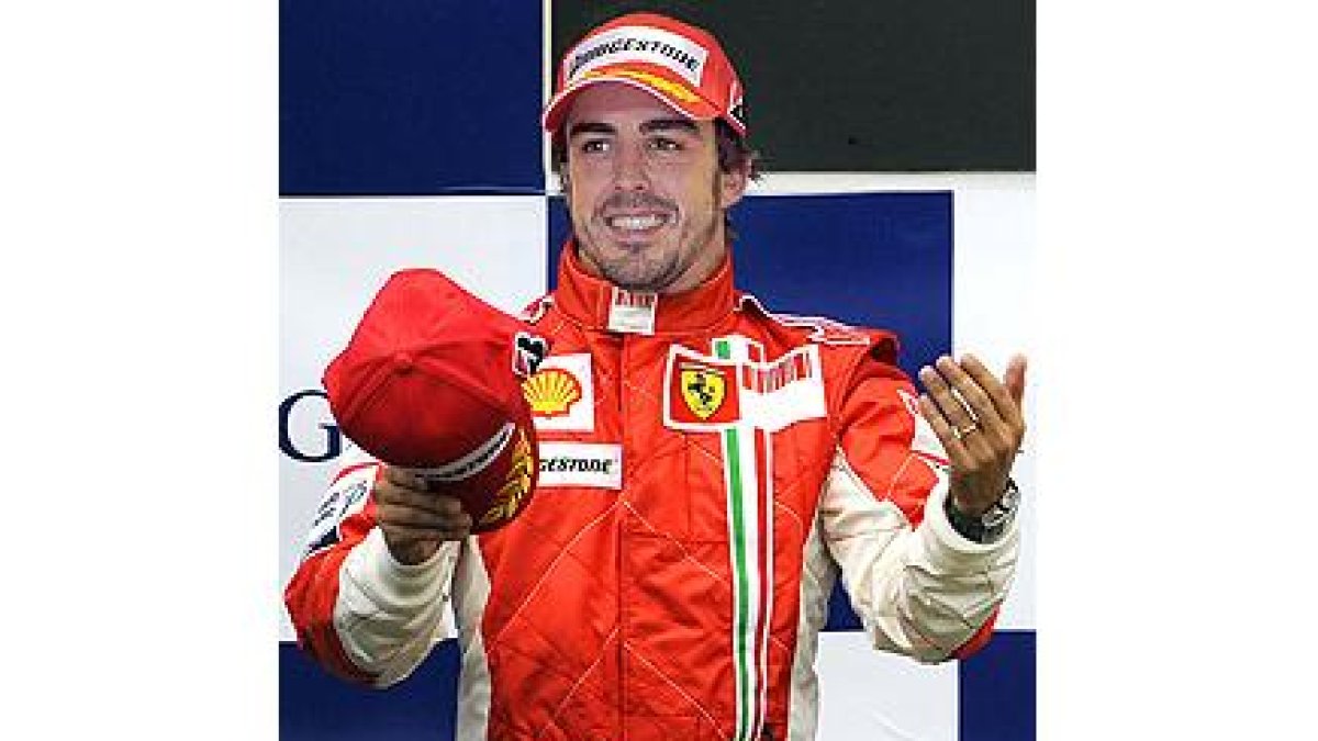 Fotomontaje de Fernando Alonso con el uniforme de Ferrari.