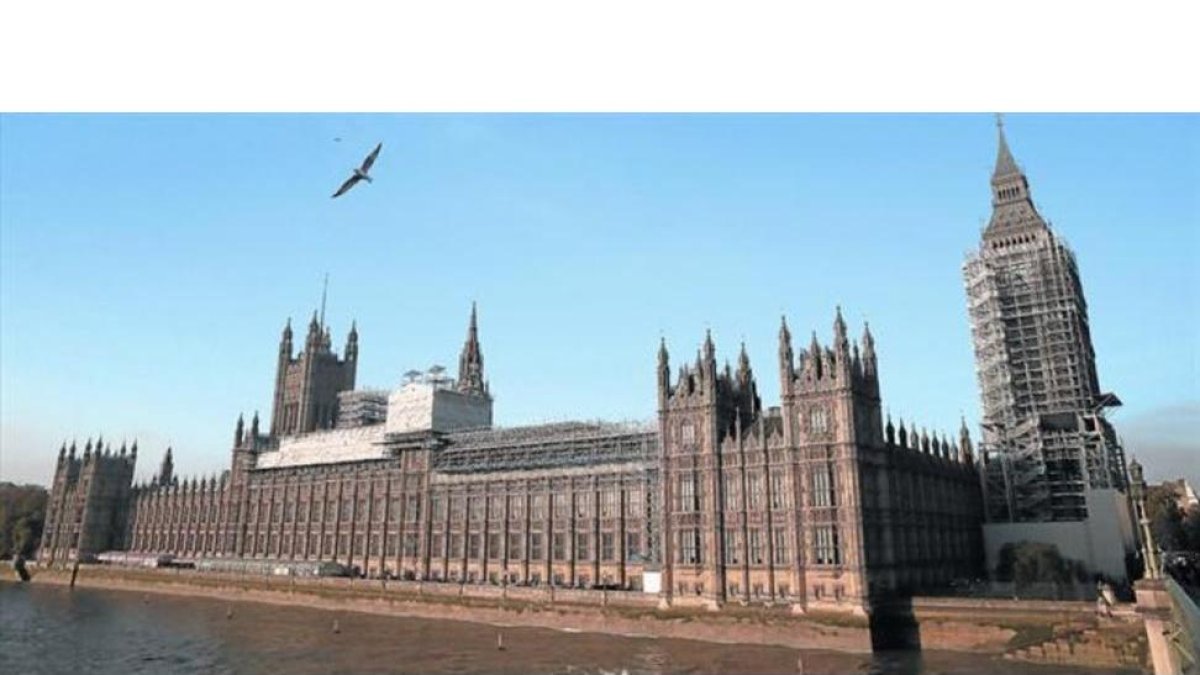 El Palacio de Westminster, sede del Parlamento británico, en Londres.