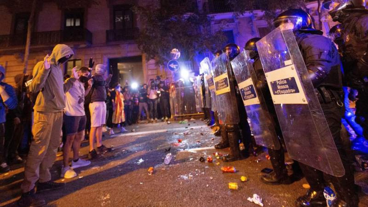 Imagen de una manifestación violenta en Barcelona. ENRIC FONTECUBERTA