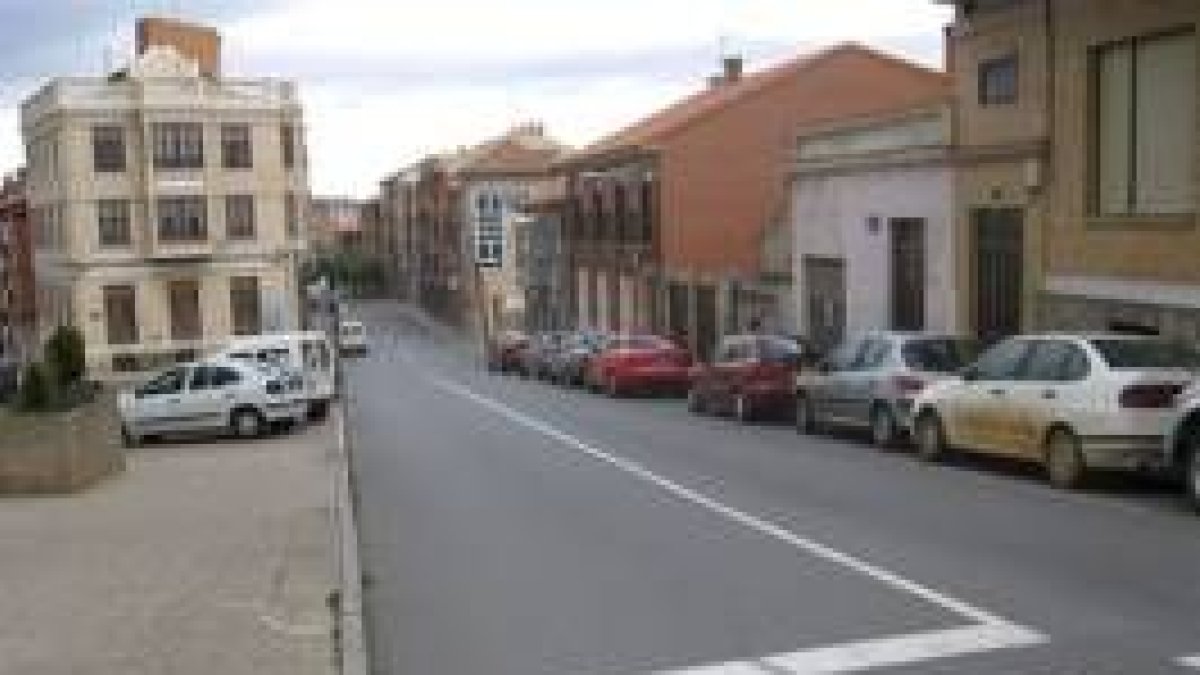 La detención del joven se produjo en la avenida de la Estación de Astorga, en la imagen