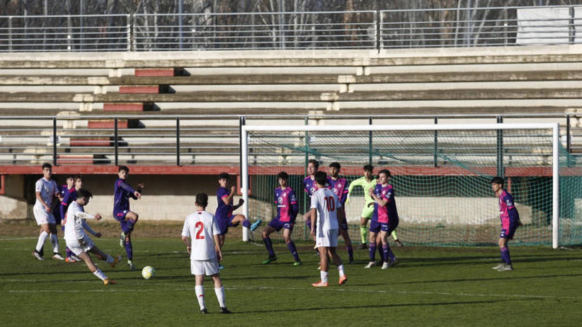 Partido de futbol de División de Honor Juvenil Cultural - Real Valladolid. F. Otero Perandones.