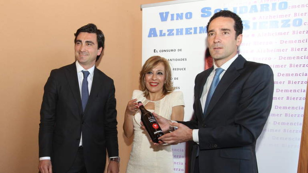 Rubén Martínez y Ana Pilar Gutiérrez, de Alzheimer Bierzo, y Nacho León, de Demencia.