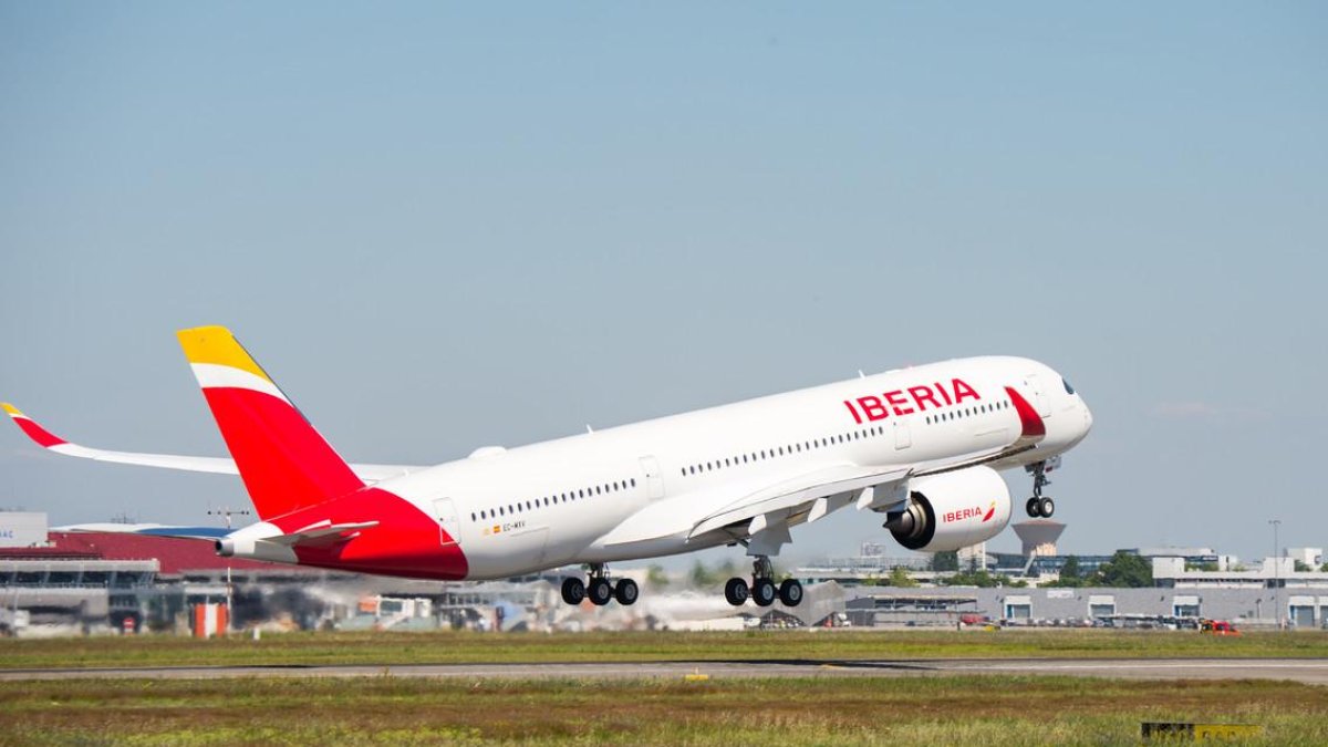 Un avión de la aerolínea española Iberia