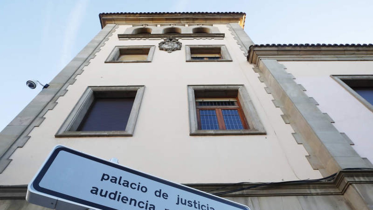 Fachada principal de la Audiencia Provincial. RAMIRO