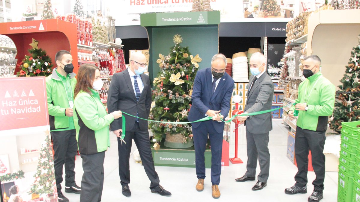 Leroy Merlin ha inaugurado tienda hoy en Ponferrada. AYUNTAMIENTO DE PONFERRADA