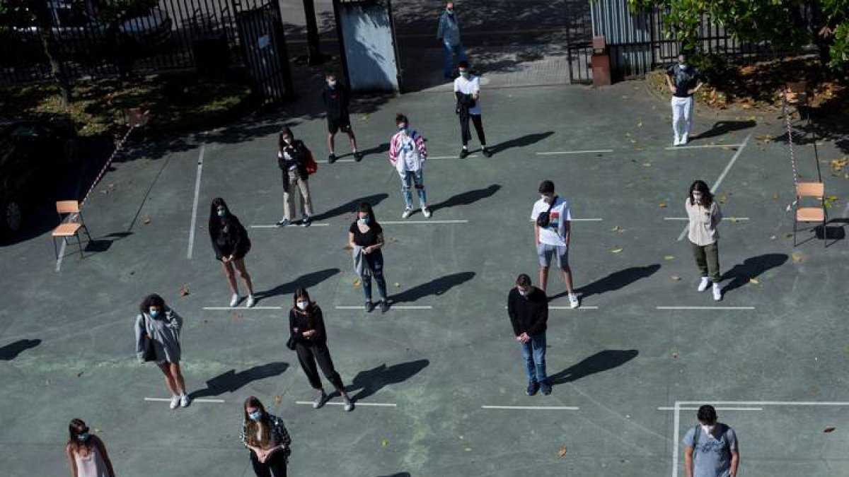 os centros gallegos han abierto hoy sus puertas para el alumnado por primera vez desde la declaración del estado de alarma. BRAIS LORENZO