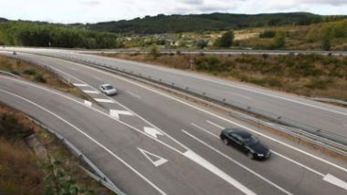 La zona de autovía de la C-631, entre Fresnedo y Finolledo, donde se produjo el suceso la madrugada