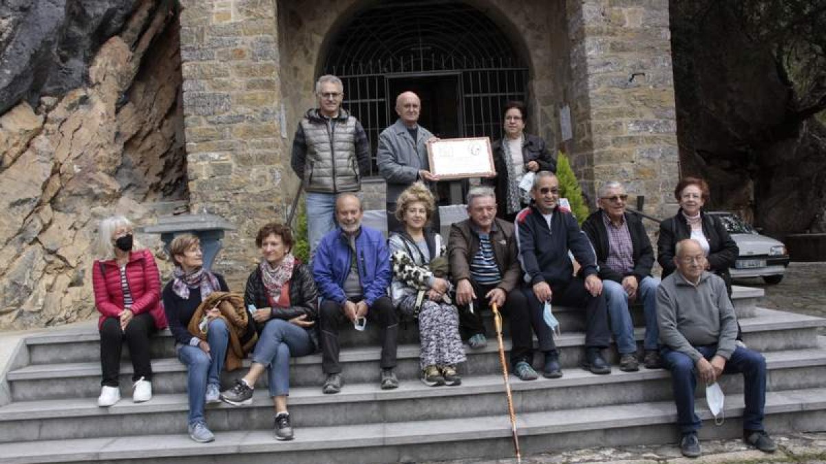 Grupo de componentes de Cáritas de Cistierna. CAMPOS