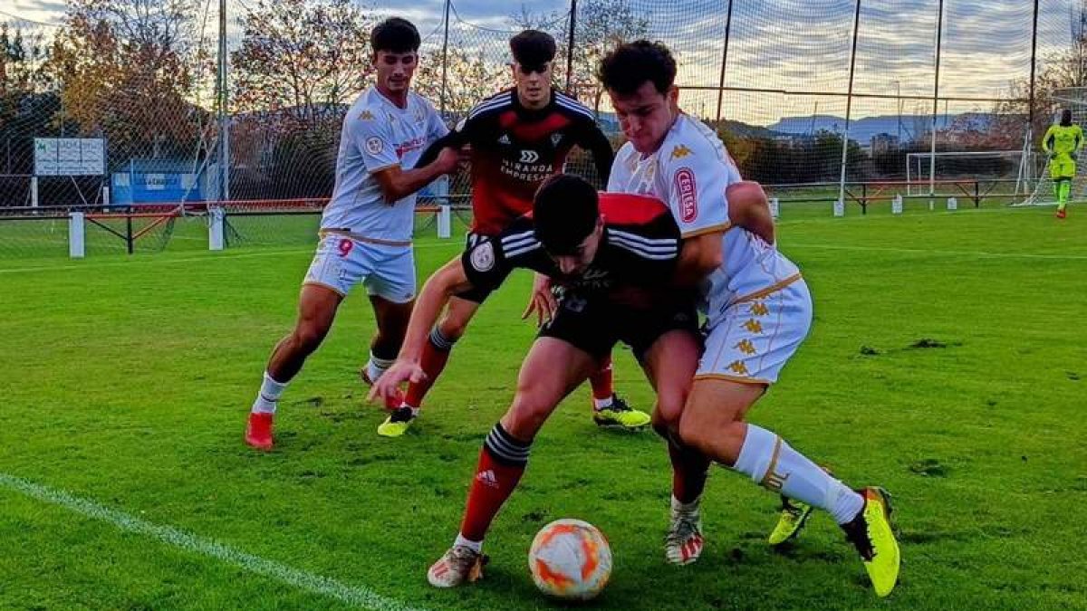 El Júpiter Leonés suma una jornada en negativo tras caer derrotado frente al Becerril. CYDL