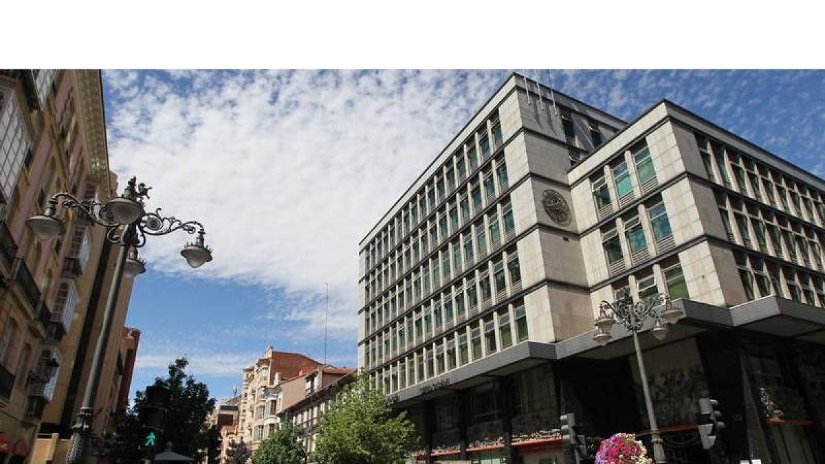 Edificio del Ayuntamiento de León en Ordoño II