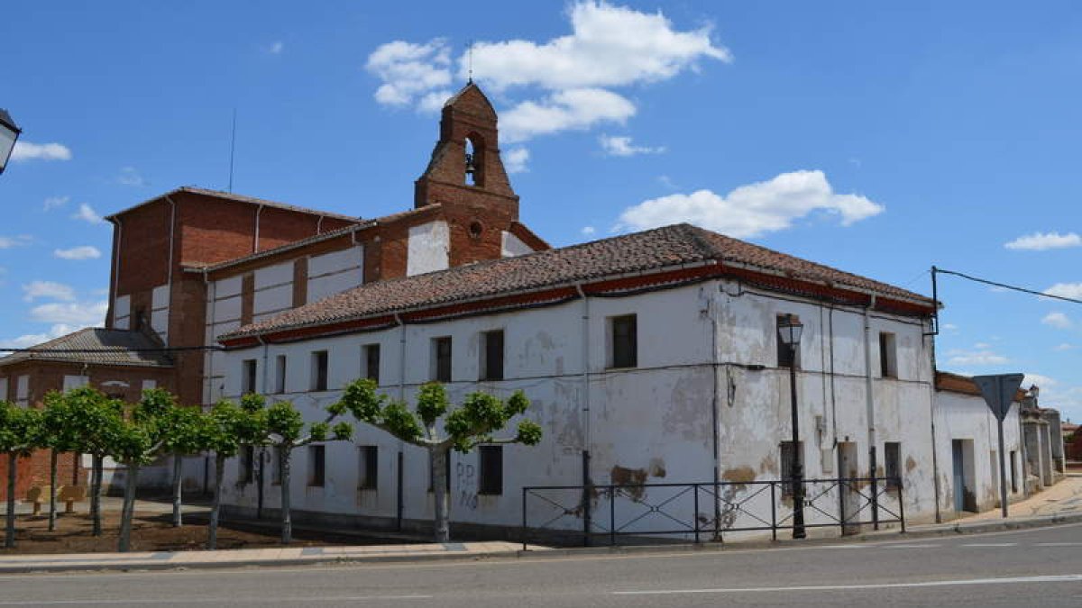 Imagen del convento de San Pedro de Alcántara de Villamañán, vacío desde 2013. MEDINA