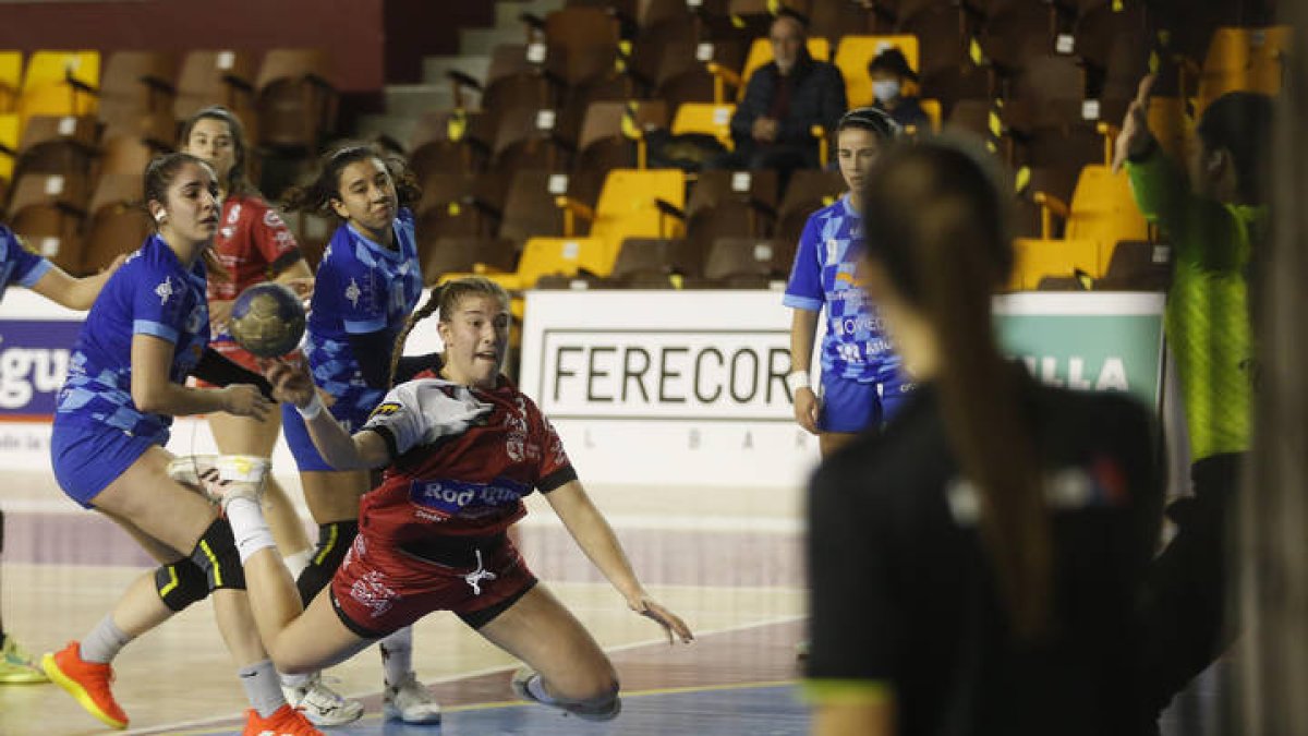 Partido de balonmano Cleba León - Unión financiera Oviedo. F. Otero Perandones.