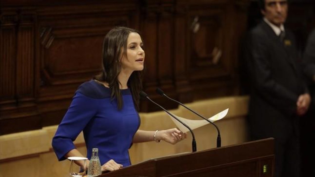 La candidata de Ciutadans, Inés Arrimadas, durante el debate de investidura del Parlament.
