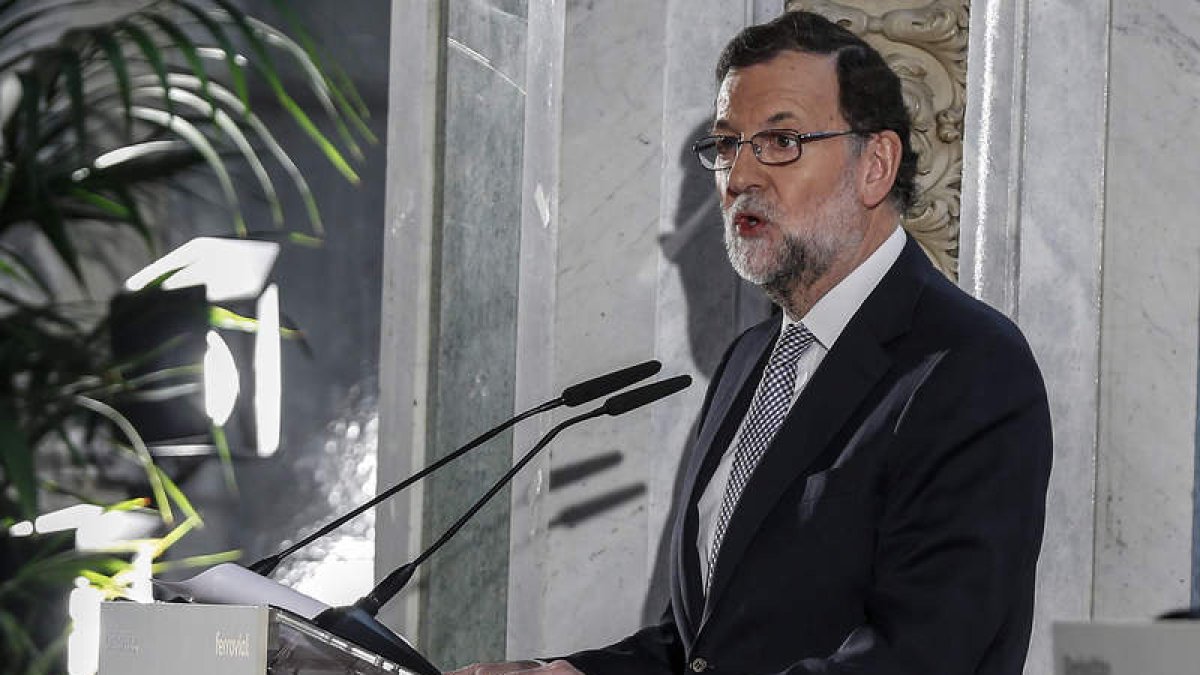 El presidente del Gobierno, Mariano Rajoy, durante su intervención en un acto ayer. PACO CAMPOS